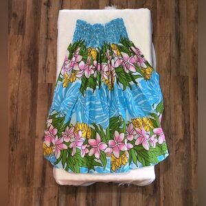 Floral patterned long skirt, size M